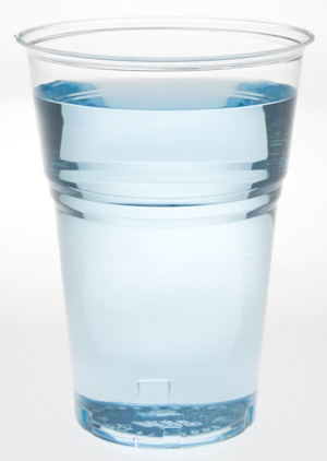 100 bicchierini in plastica biodegradabile derivata dal mais da 80 cc. 100 bicchierini in plastica biodegradabile derivata dal mais da 80 cc.