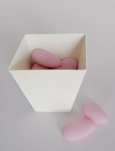 Scatola di 500 bicchierini in mater-bi rombo biodegradabili e compostabili da 90cc Scatola di 500 bicchierini in mater-bi rombo biodegradabili e compostabili da 90cc