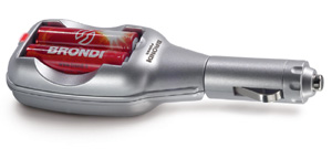 Carica batterie per batterie ricaricabili AA o AAA con adattatore Auto Carica batterie per batterie ricaricabili AA o AAA con adattatore Auto