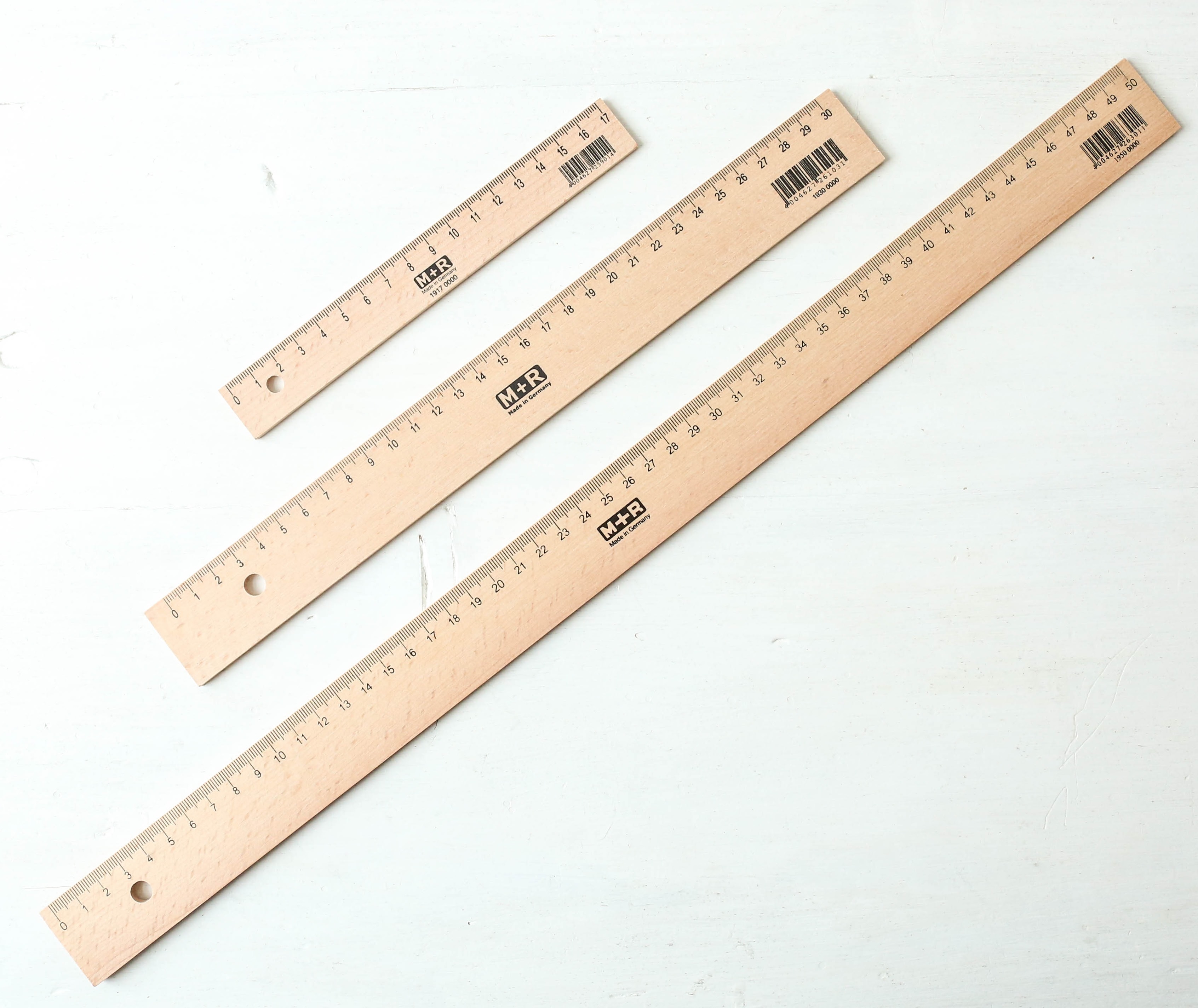 Righello in legno con inserto in metallo Righello in legno con inserto in metallo